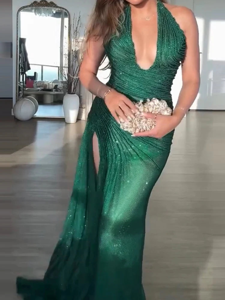 Sumi Lavi Maxi Dress – Contemporary Elegance with a Sensual Touch